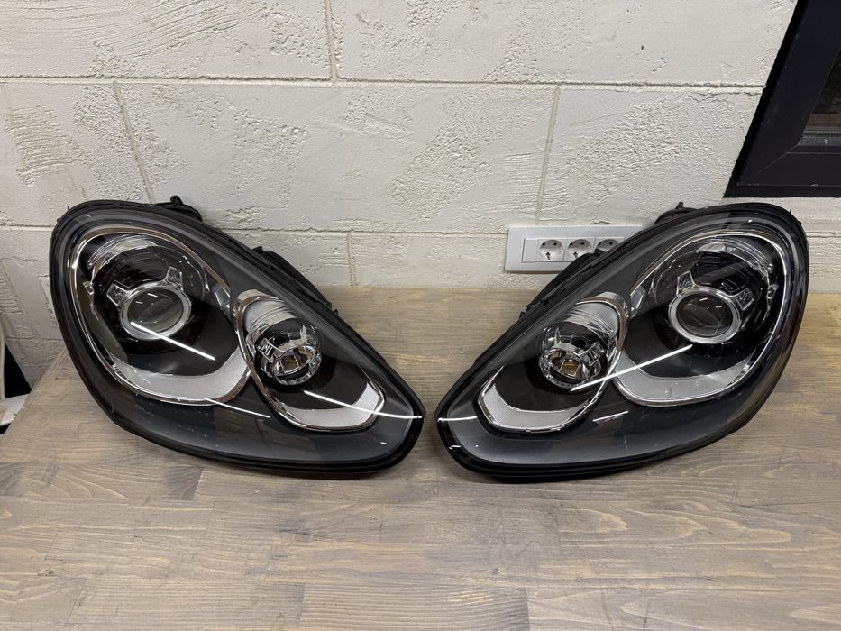 SET Far stanga dreapta Porsche Cayenne Facelift Xenon + LED Originale