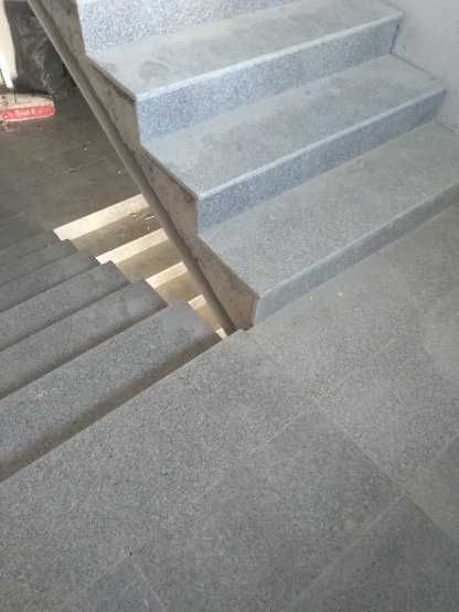 Лепене на плочки и камък