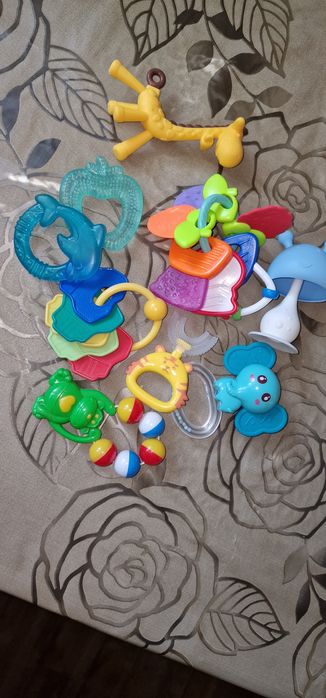 Прорезыватели для зубов,грызунки для деток.