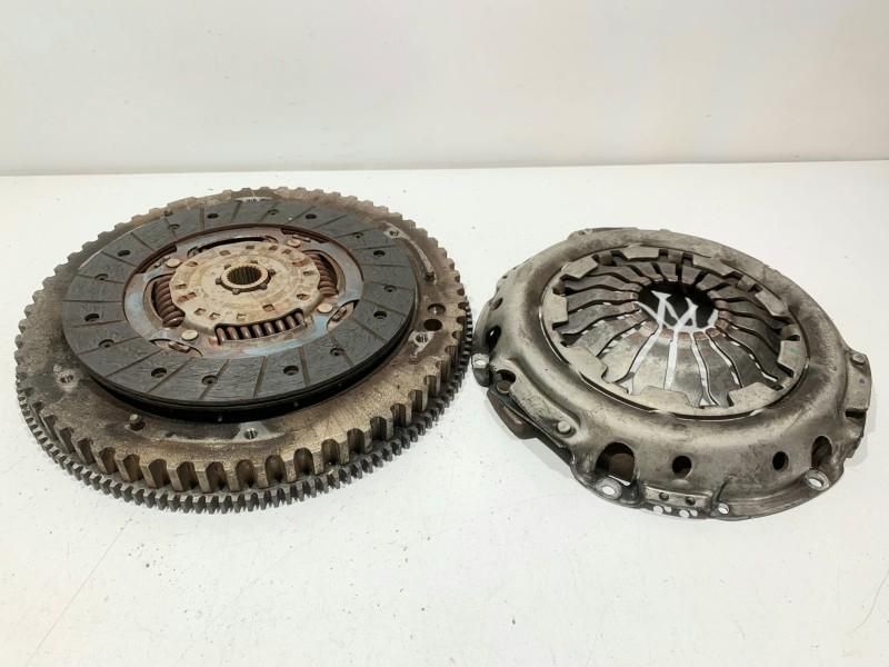 Kit ambreiaj Dacia Logan 2 0.9 tce H4B (412) 302101221R