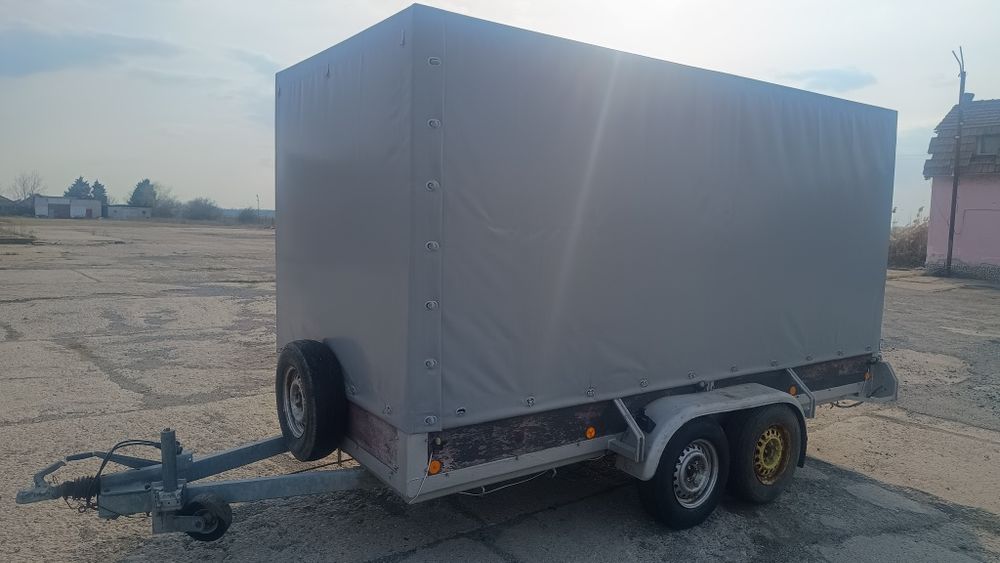 Vând schimb cu trailer,remorca de 2 tone dimensiuni 410lungime pe 190