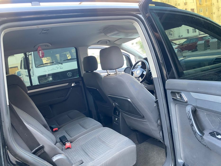 Vând vw Touran 1.6 benzina stare foarte bună