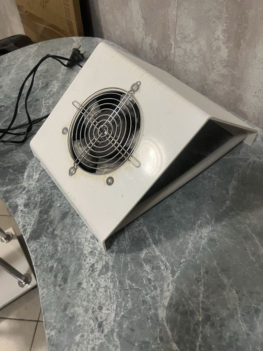 Продам пылесос для маникюра