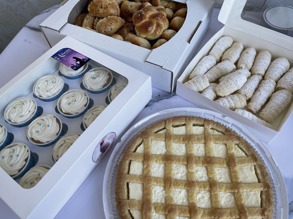 Домашняя выпечка, чайный стол