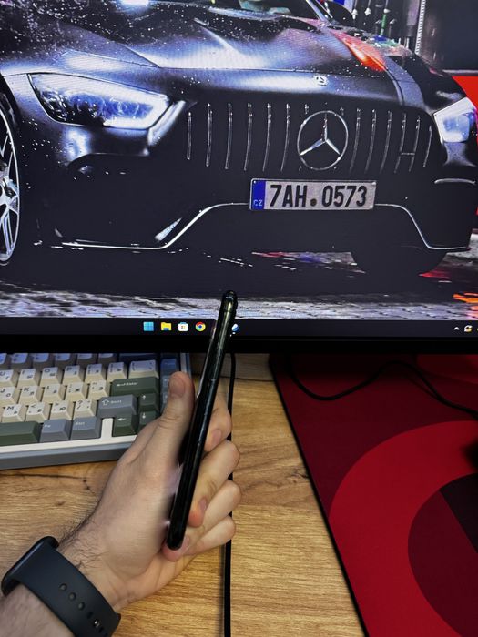 Продам Iphone 11 pro