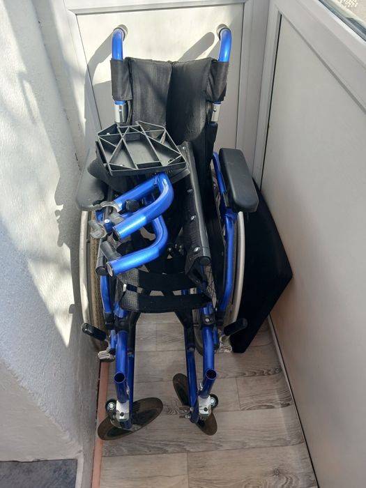 Инвалидная  коляска