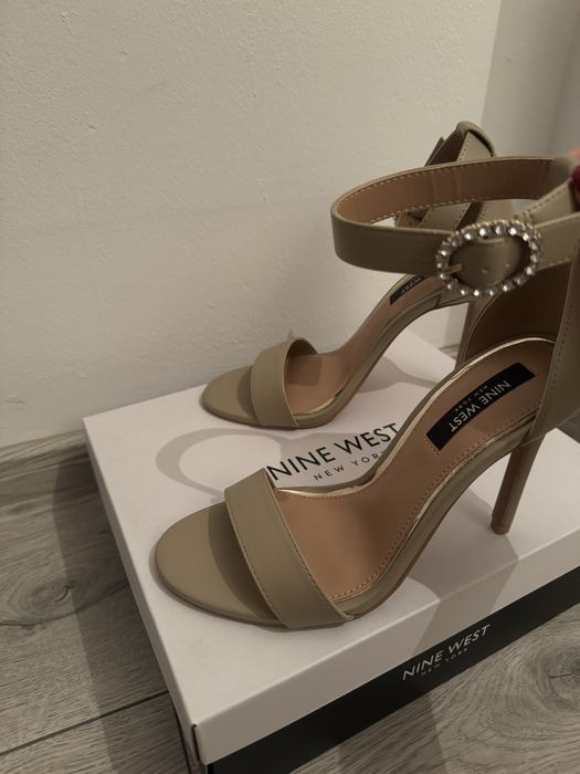 Високи токчета, сандали Nine West