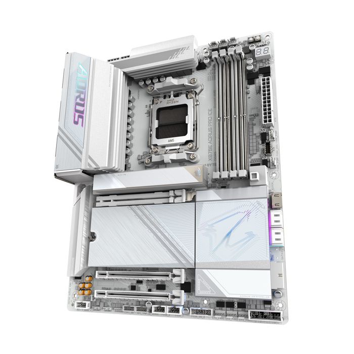 Vand Placă de bază Gigabyte X870E AORUS PRO ICE – Premium White Build – Impecabilă in garantie