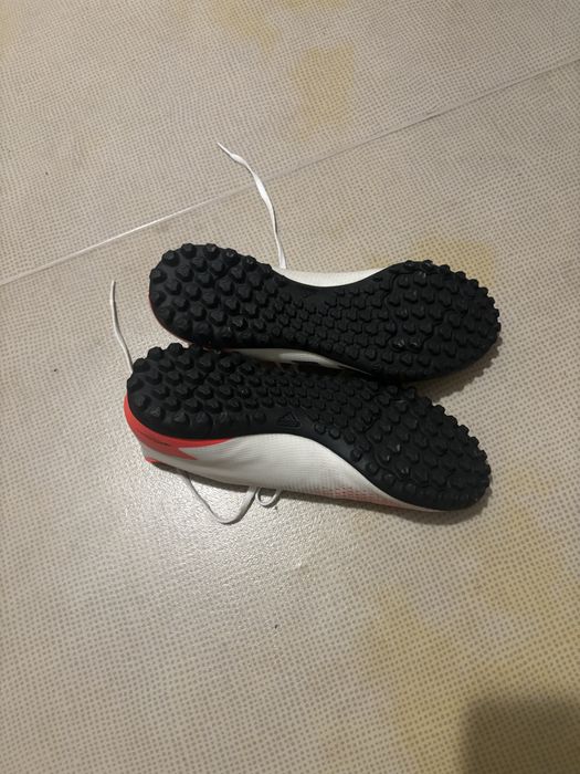 Футболни Стоножки Adidas Predator 43