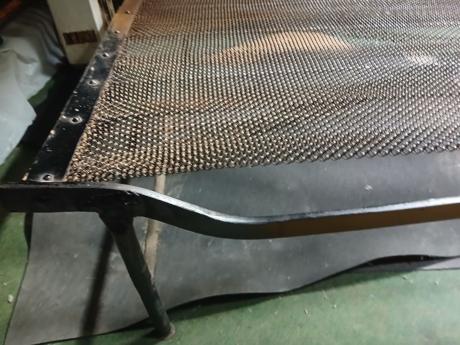 Пружинено  легло