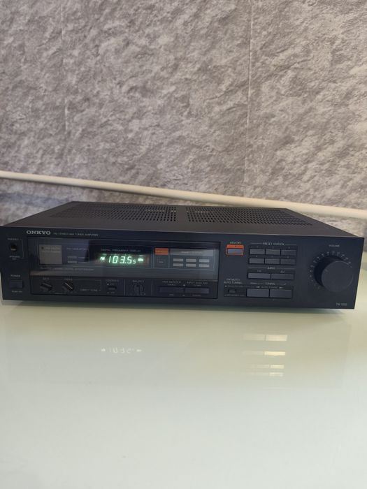 Усилвател Onkyo   TX-100