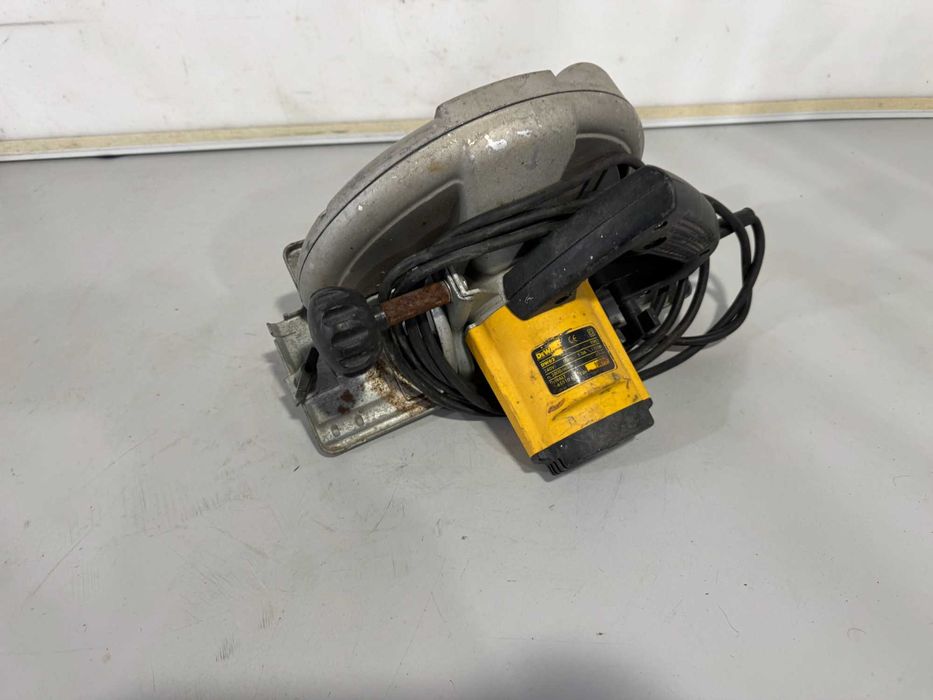 Ръчен циркуляр - Dewalt 1150 W
