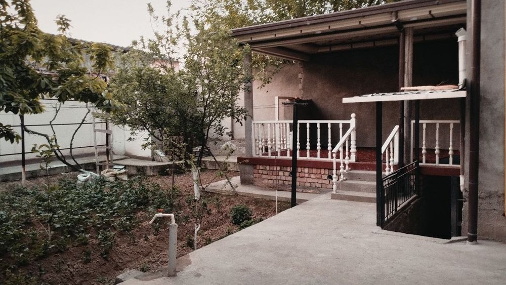 Аренда 8ком 3.5 соток Абу Сахийга якин Ором кафе!