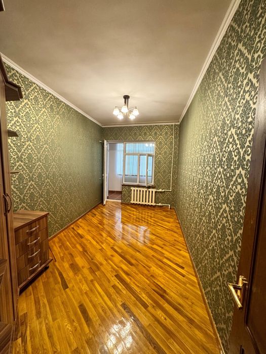 Продаётся КВАРТИРА 4/3/5 на 135м2 м. Космонавтов, ул Германа Лопатина