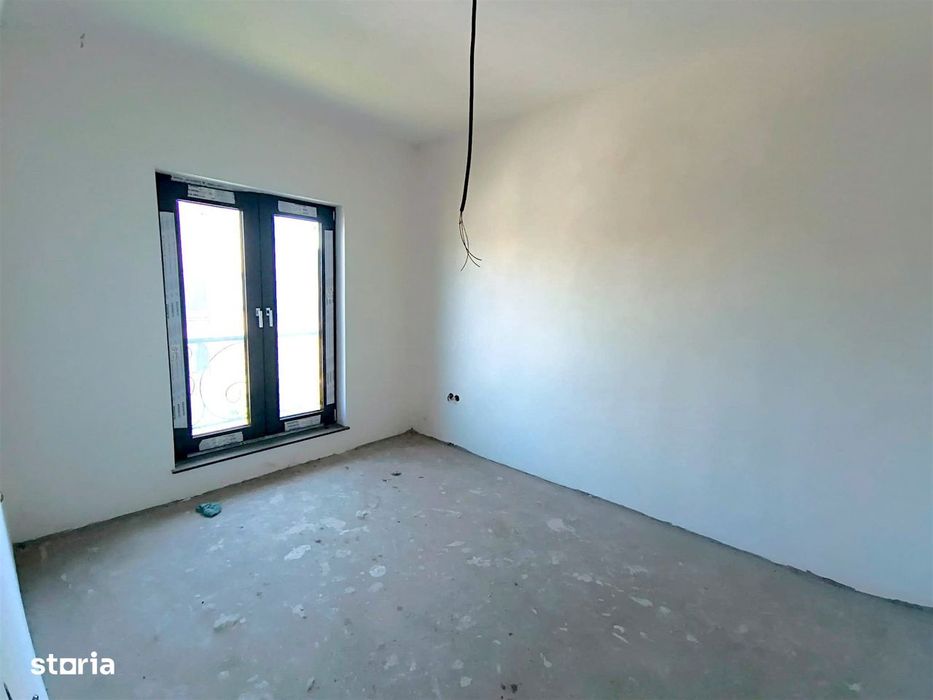 Vilă P+E+Pod | 200 MP Utili | Șcheia | Drum Privat