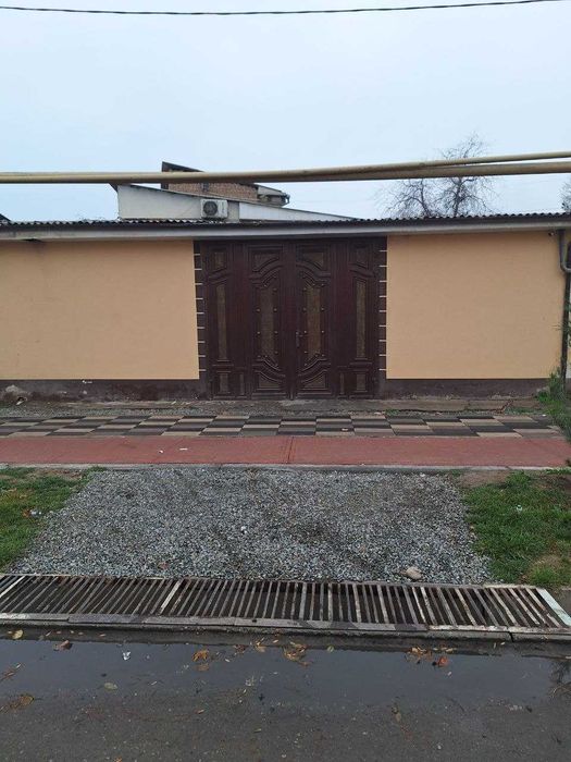 Yashash joyi va Ishlab turgan Dorixona hududi sotiladi