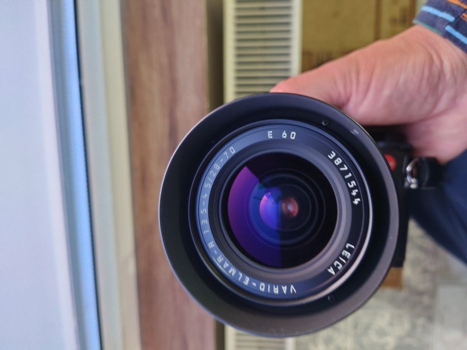 SLR Leica R6.2 cu obiectiv Leica Vario-Elmar R 28-70mm