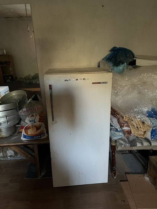 холодильник продам