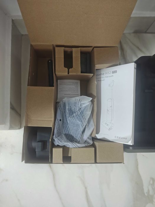Vand doua aspiratoare dreame unul h12 pro si unul h13 pro