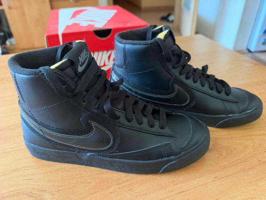 Юношески високи маратонки Nike - 38 номер , 24см стелка