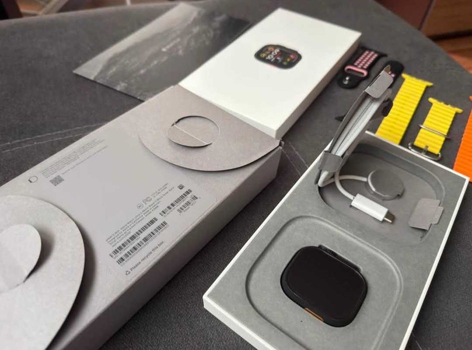 Apple Watch Ultra 2 49mm black titan