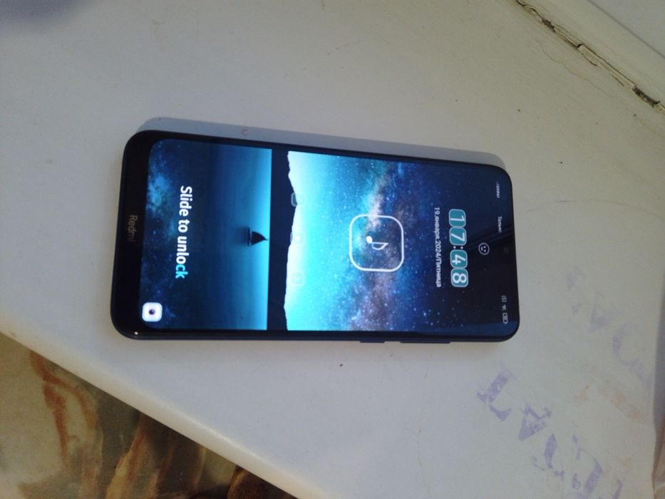 Продам REDMI 8 sapphire blue 4/64GB