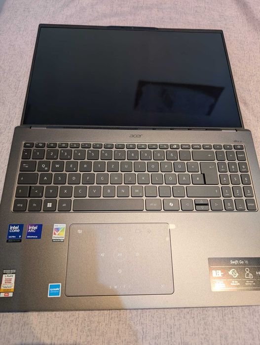 Laptop Acer Swift Go 16 WUXGA+ OLED 120Hz Ultra 9 285H 32GB 1TB WIn 11