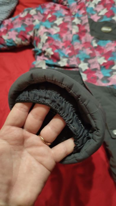 Продам зимний комбинезон на девочку