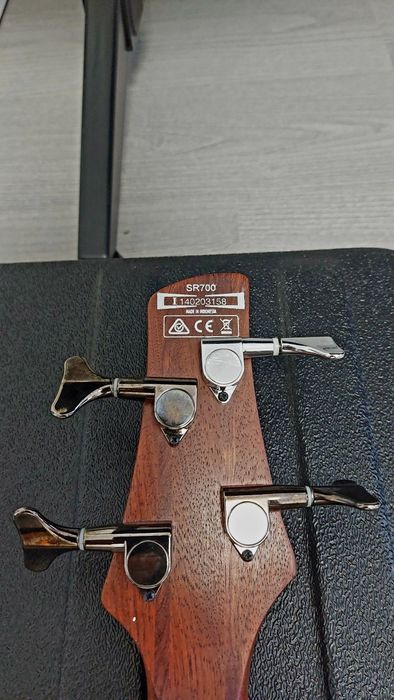 Bass Ibanez SR-700