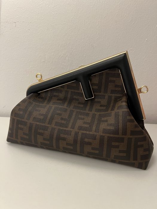 Geanta fendi