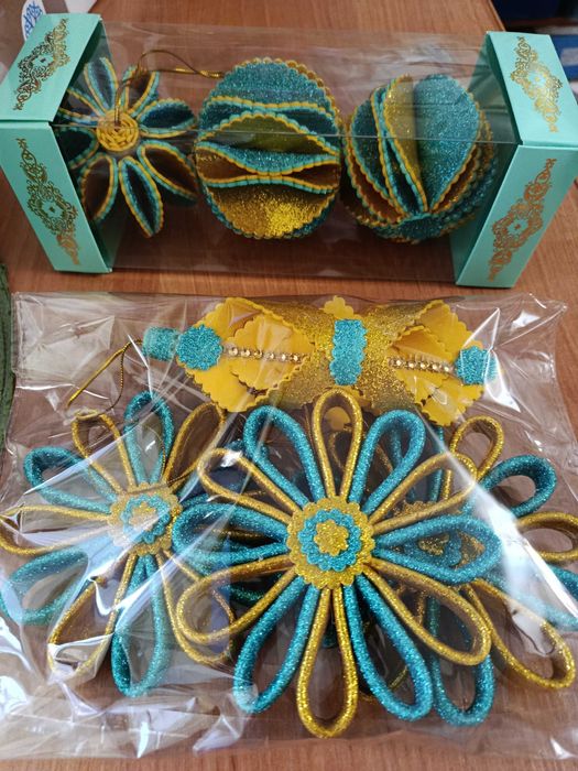 Ёлочные игрушки.