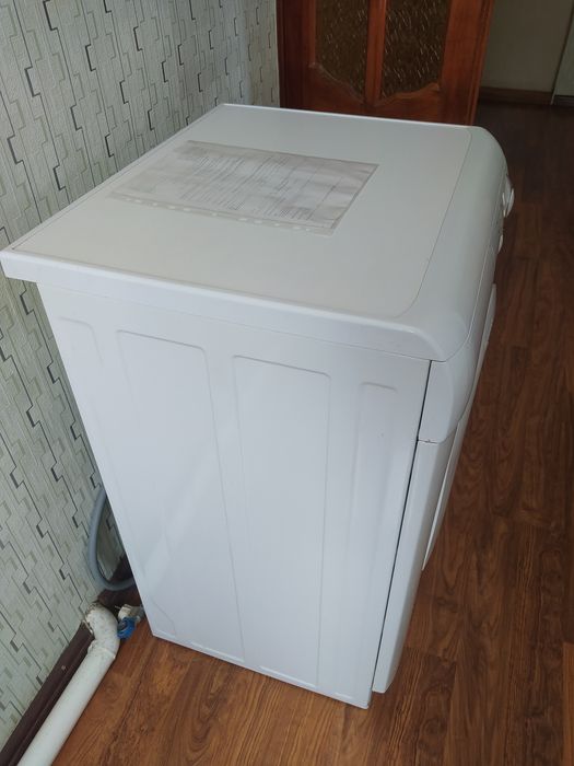 Стиральная машинка Ariston автомат