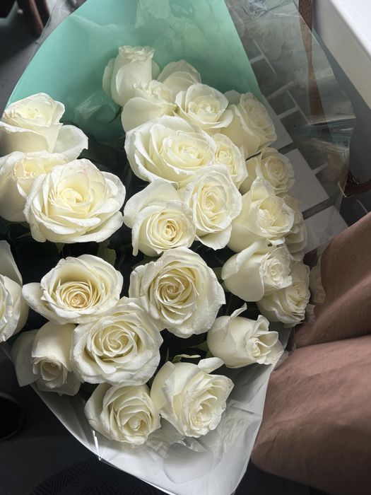 Букет цветы 25 белый розы