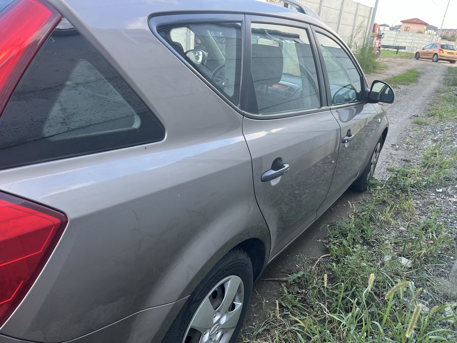 Dezmembrez Kia Ceed 1.4 benzina 2006-2010