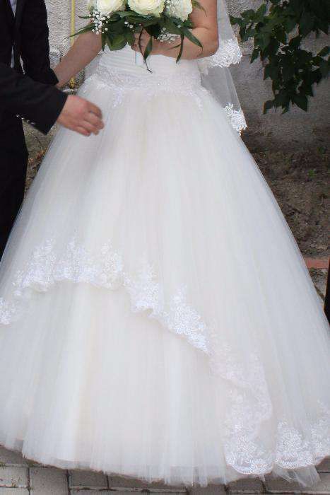 Rochie mireasa ivory