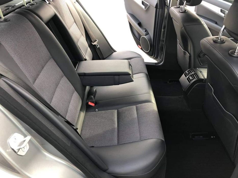 Vând Mercedes C Class 200
