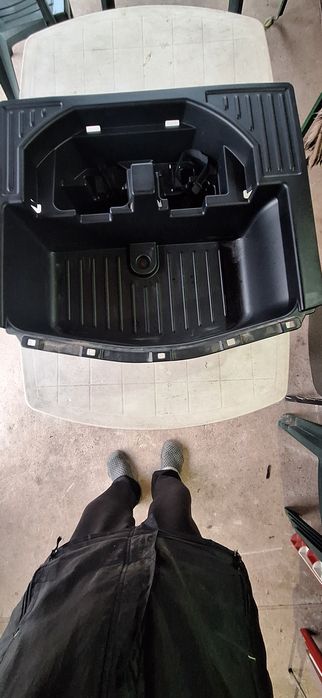 Продавам кора за резервната гума на Нисан Ноте 2014г. ОРИГИНАЛ