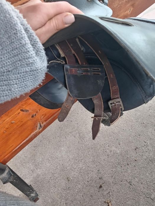 Кожено спортно седло за малък кон