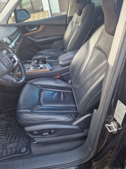 Vând Audi Q 7 an 2016