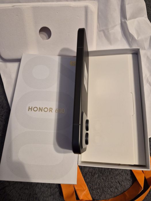 Vand telefon honor 600
