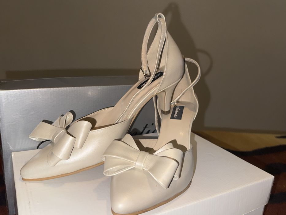 Pantofi cu toc, marimea 36