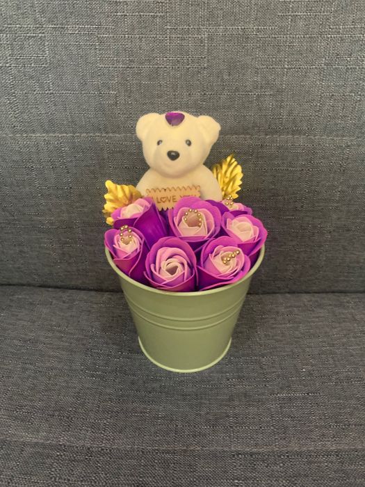 Cutie cadou flori săpun și ursuleț