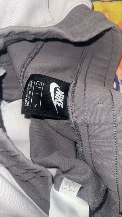 Nike tech fleece 2019 оригинален и запазен