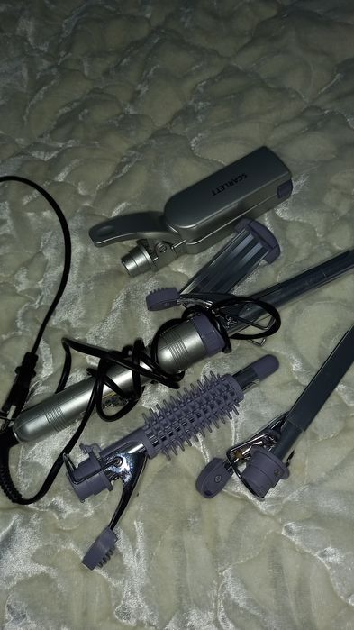 Продам плойку Scarlett с насадками. Плойка оригинал.