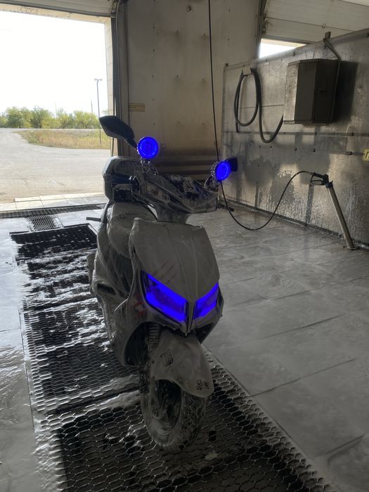 В продаже м8 серый цвет