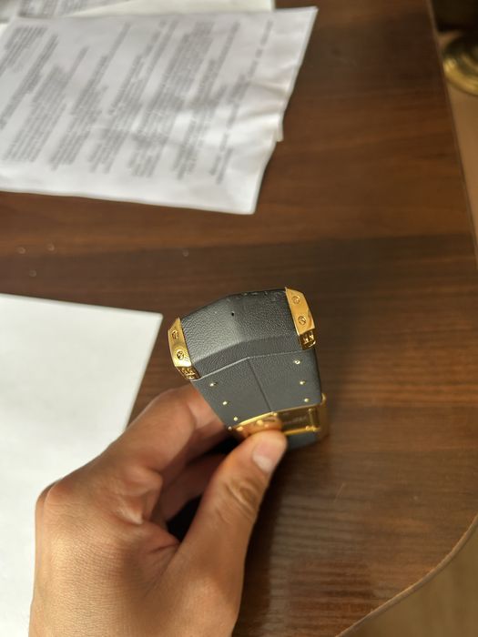 продам Vertu signature