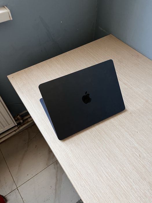 Macbook air 13 m2 8/256