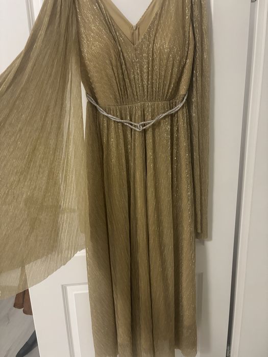 Rochie Aurie cu fir airiu