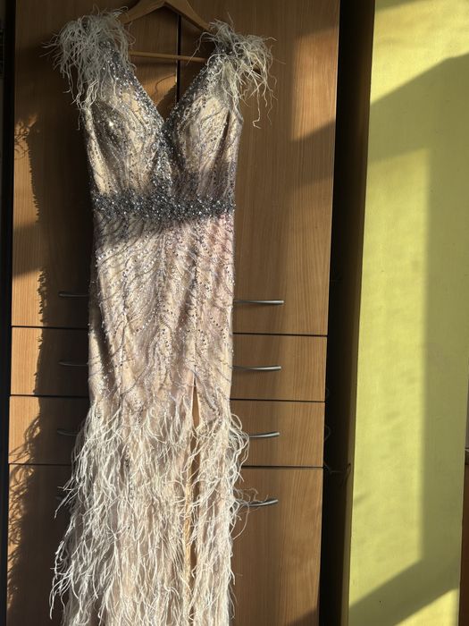 Абитуриентска рокля