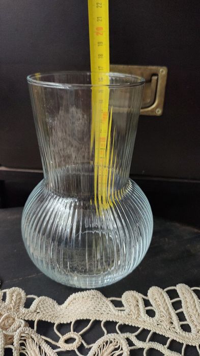 vază simplă transparentă